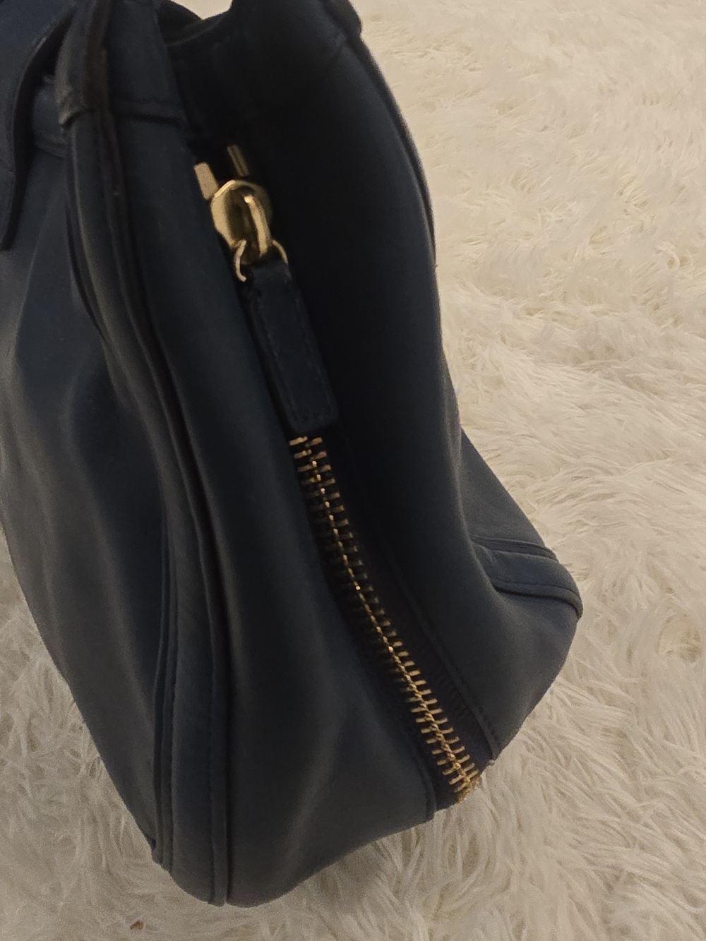 Tory Burch Navy Leather Tote with Gold Logo Snap - Picture 7 of 11
